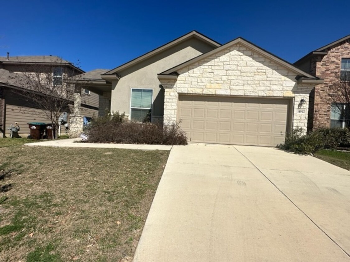 Primary Photo - Super Nice Move In Ready 4 Bedroom One Sto...