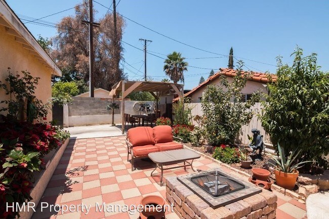 Building Photo - 3 br, 2 bath House - 716 W. Grand Blvd