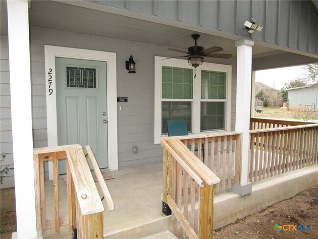 Foto del edificio - 2279 Eastman Ave