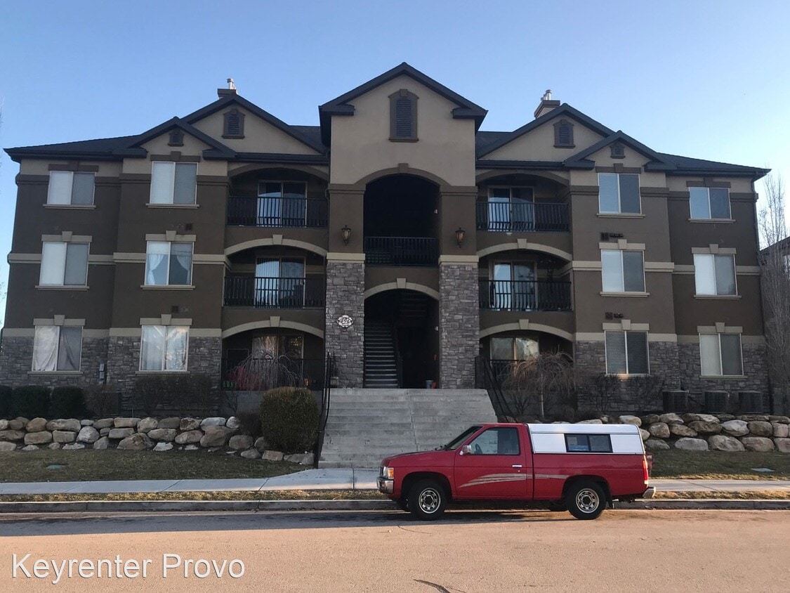 Primary Photo - 3 br, 2 bath House - 496 S 2150 W #303