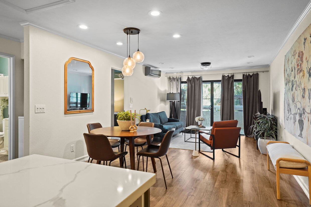 Charming One Bedroom / w Den Condo - 1016 P St