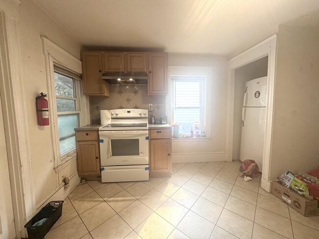 Building Photo - 95 Boylston St