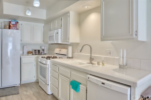 Foto del edificio - 214 N Glendora Ave