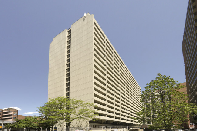 Photo du bâtiment - Centretown Place