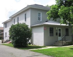 Building Photo - 290 N Tratt St
