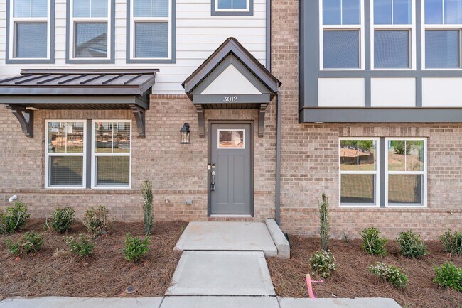 Foto del edificio - Brand-New Townhome in the University area at Senata at Research Park!