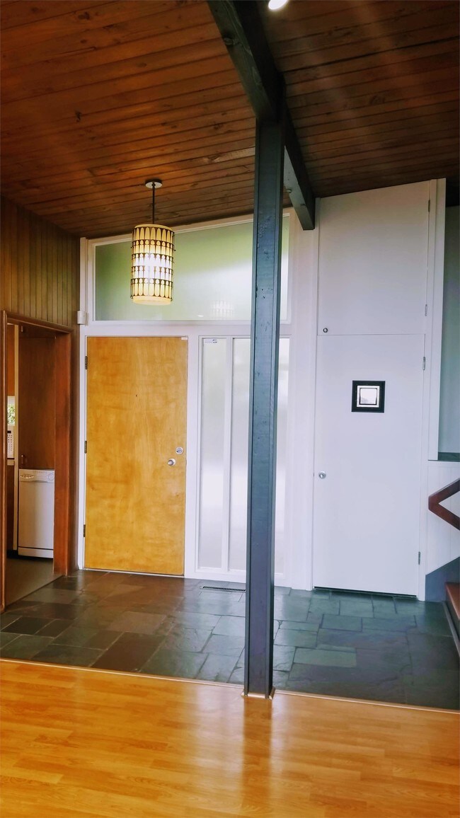 Building Photo - 7005 S 132nd St