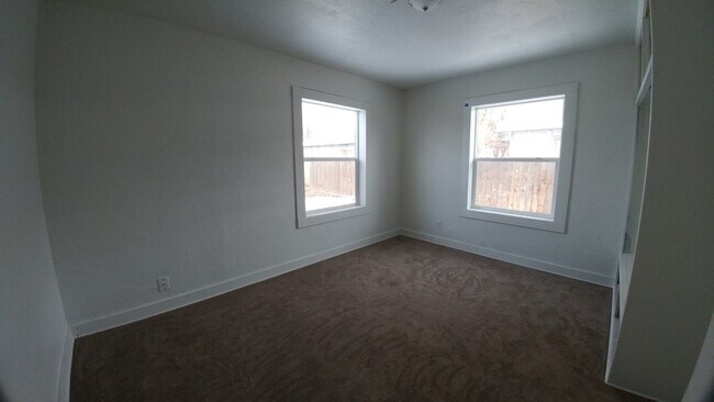 Building Photo - 2 Bedroom 1 Bath House
