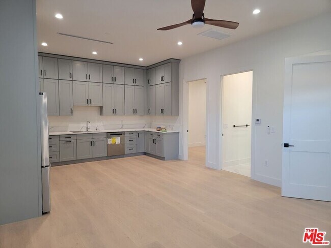 Foto del edificio - 1430 N Brighton St
