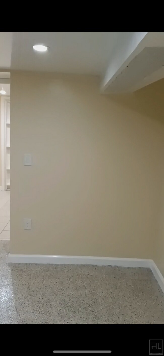 Foto del edificio - 0 bedroom in BROOKLYN NY 11234