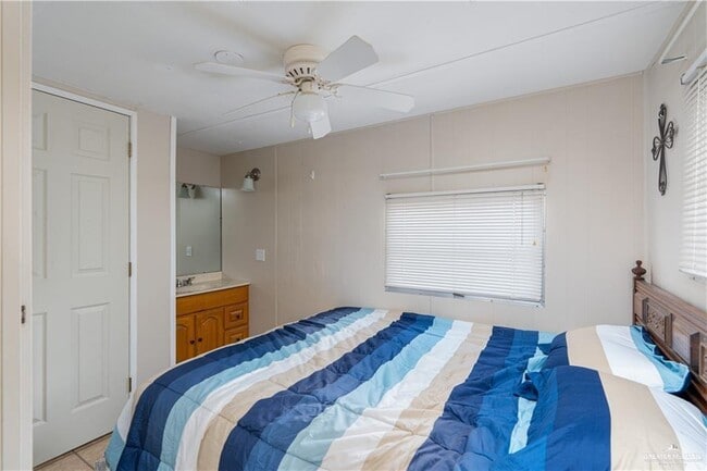 Building Photo - 1236 Desert Willow St