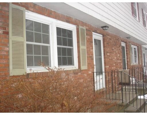 Primary Photo - 10 Spaulding St
