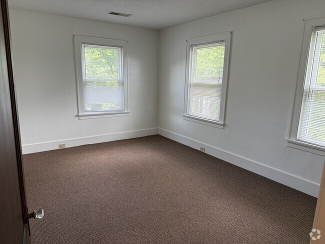 Building Photo - 226 Lancaster Ave