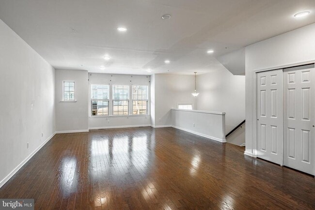 Foto del edificio - 33 Addison Ln