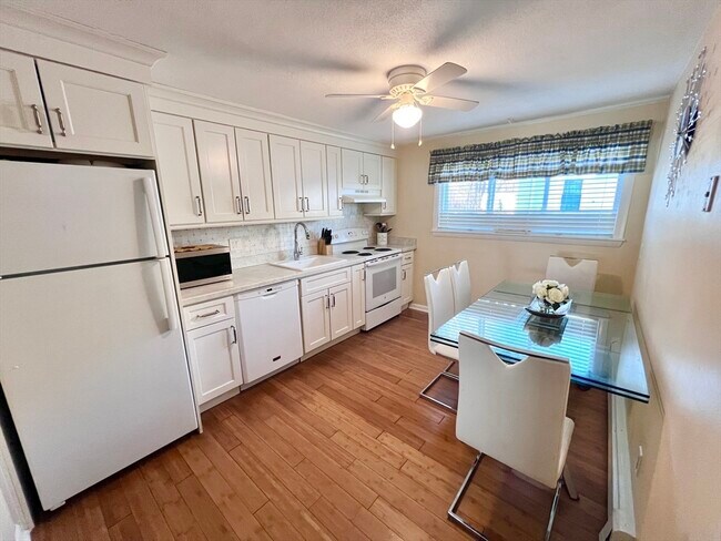 Foto del edificio - 5 Woodcrest Ct