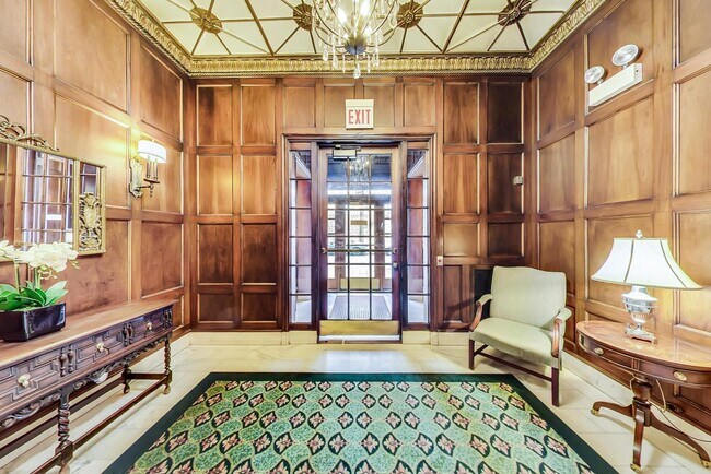 Foto del edificio - 2912 N Commonwealth Ave