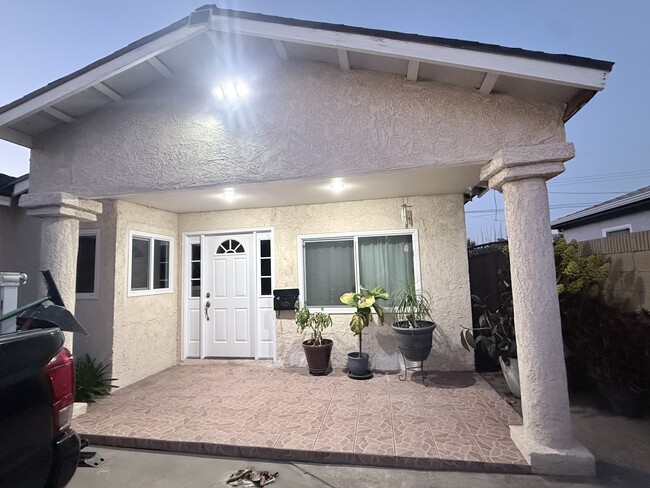 Building Photo - 9625 Adoree St