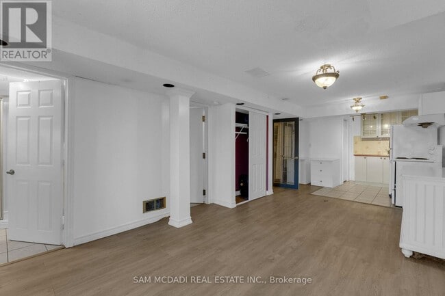 Building Photo - 5477 Palmerston Crescent