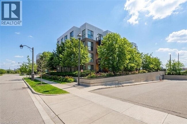 Building Photo - 210 Sabina Dr