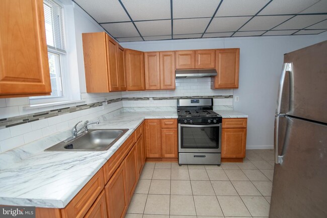 Foto del edificio - 5211 Marion St