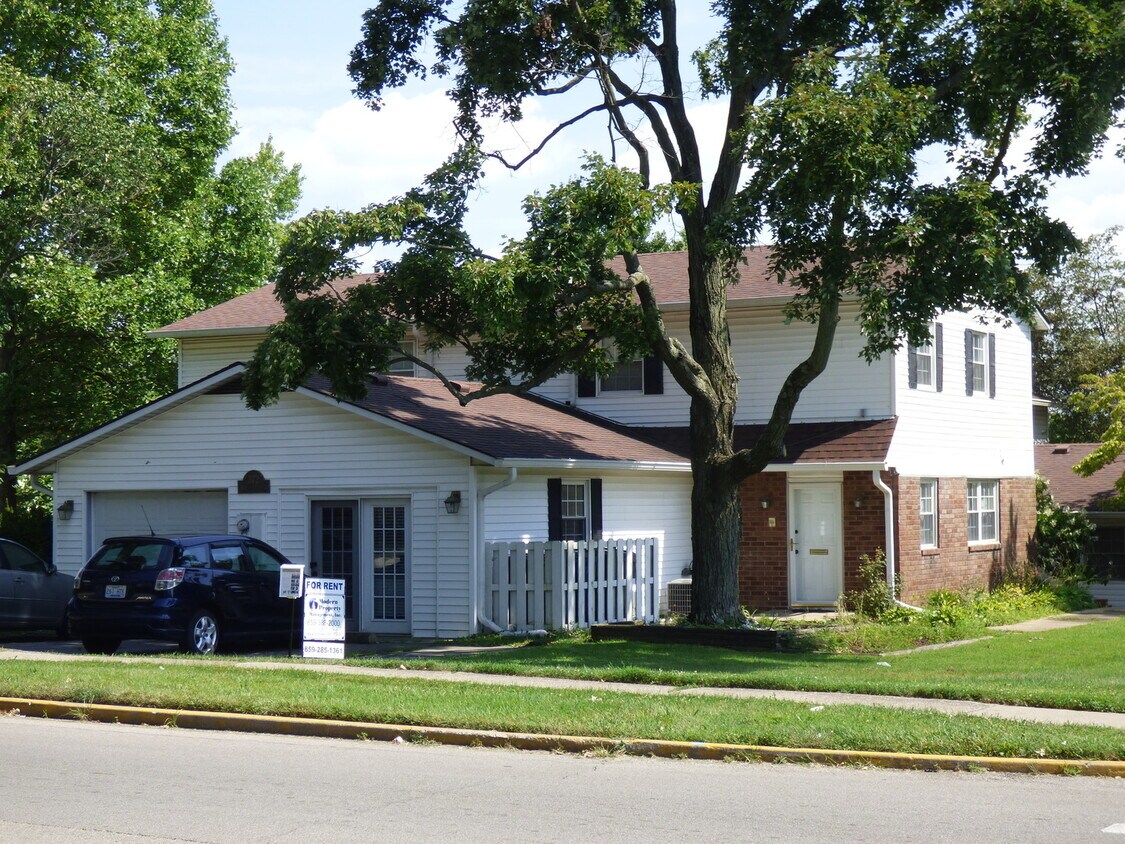Primary Photo - BEAUTIFUL ALL ELECTRIC TOWNHOME! Converted...