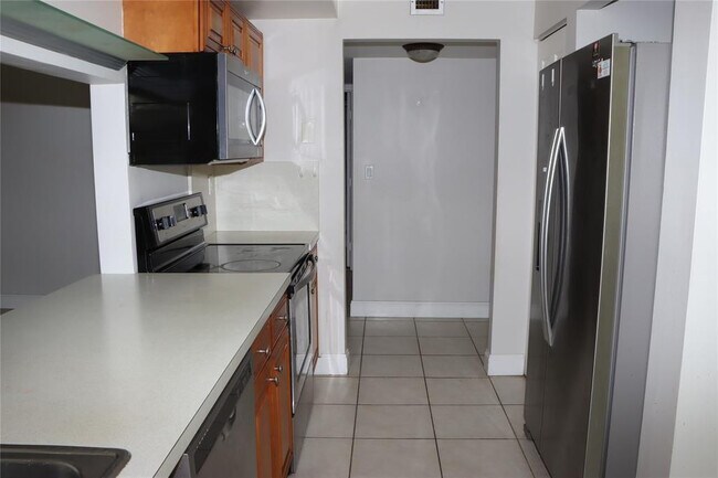 Foto del edificio - 6800 Cypress Rd