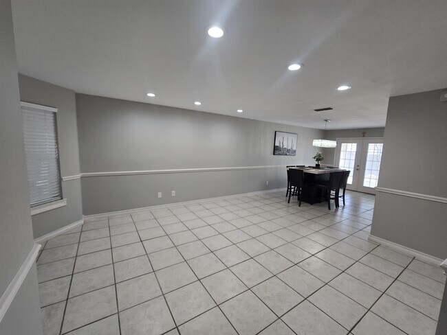 Building Photo - 9819 Sweetwind Dr