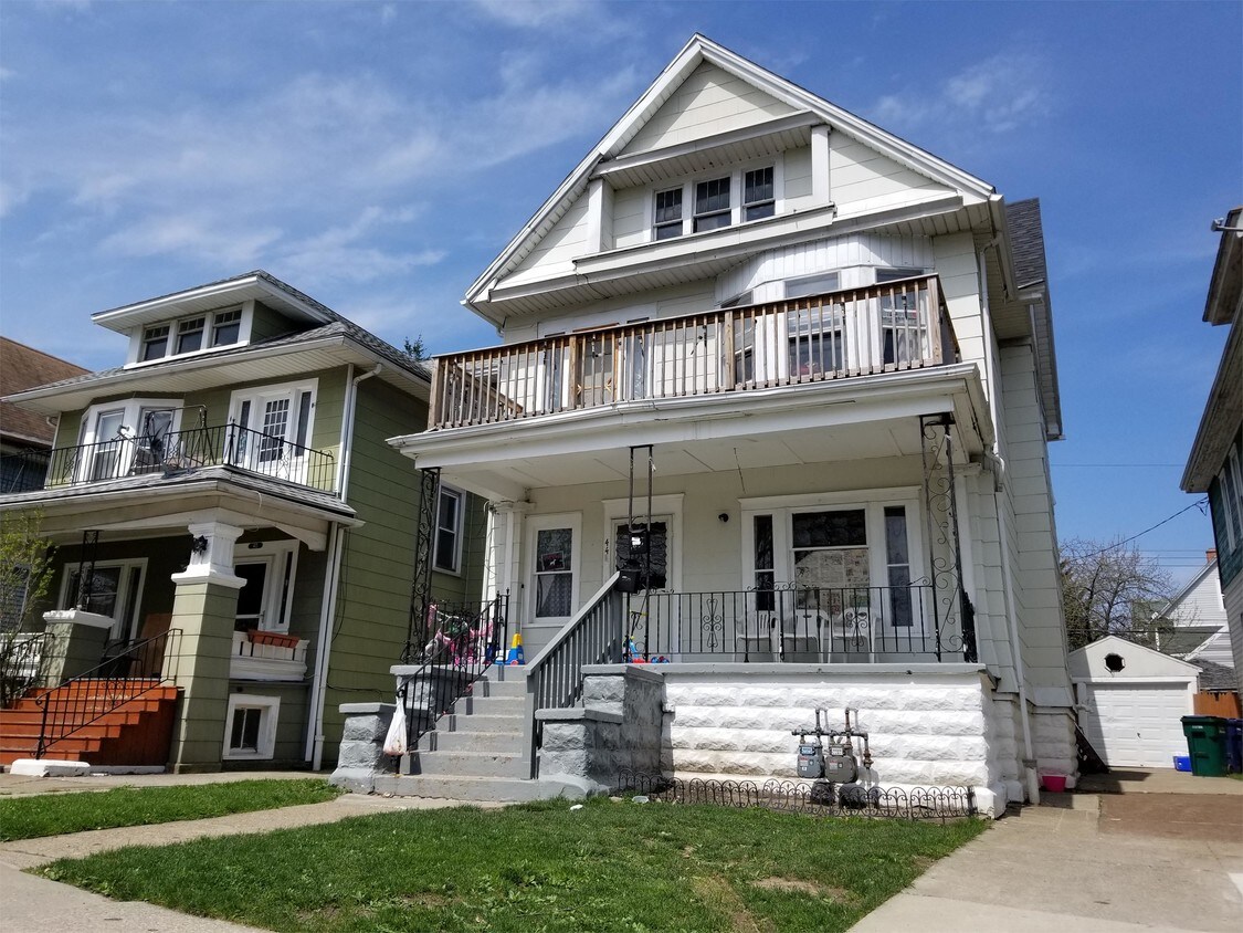 44 Roanoke Pkwy, Buffalo, NY 14210 Townhome Rentals in Buffalo NY