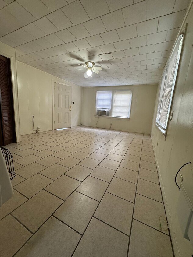 Foto del edificio - 704 E Thomas St