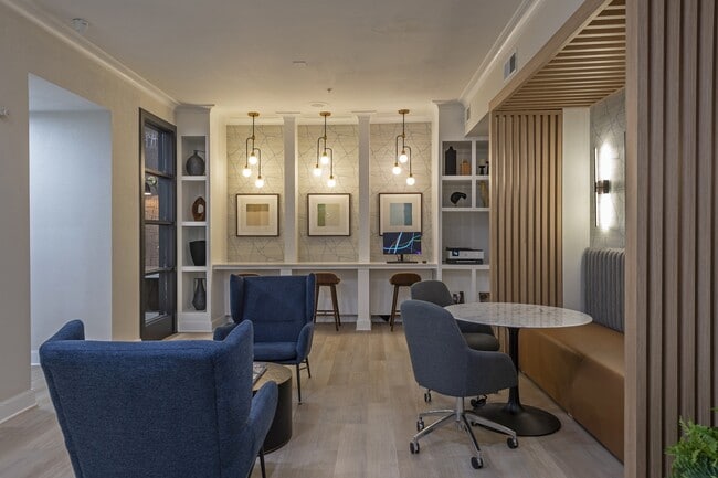 Building Photo - Jackson Hill