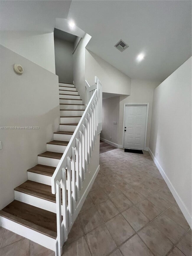 Building Photo - 2806 Oak Grove Rd