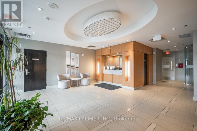 Building Photo - 840-840 Queens Plate Dr