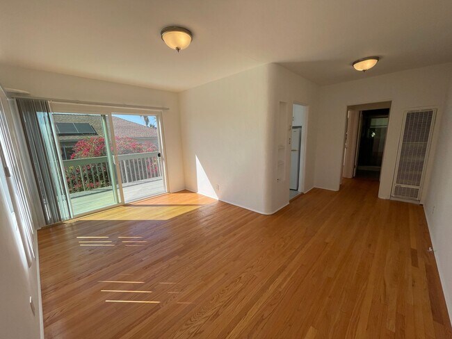 Foto del edificio - 3538 State St