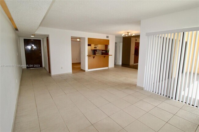 Building Photo - 8850 SW 123rd Ct