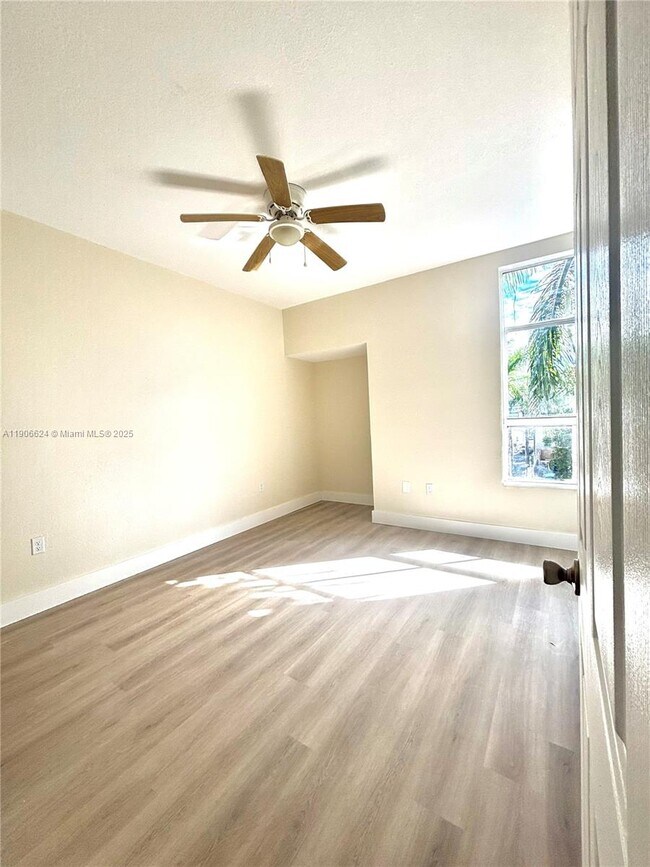 Building Photo - 7420 W 20th Ave