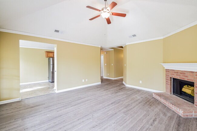 Foto del edificio - 430 N Ericson Rd