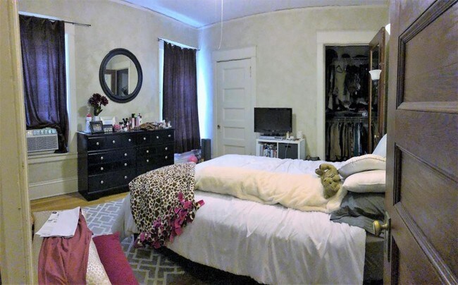 Foto del edificio - 784 Laurel Ave