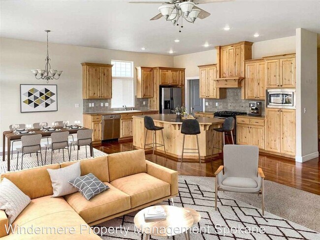 Foto del edificio - 4 br, 3 bath House - 2316 W. Chadwick Ln.