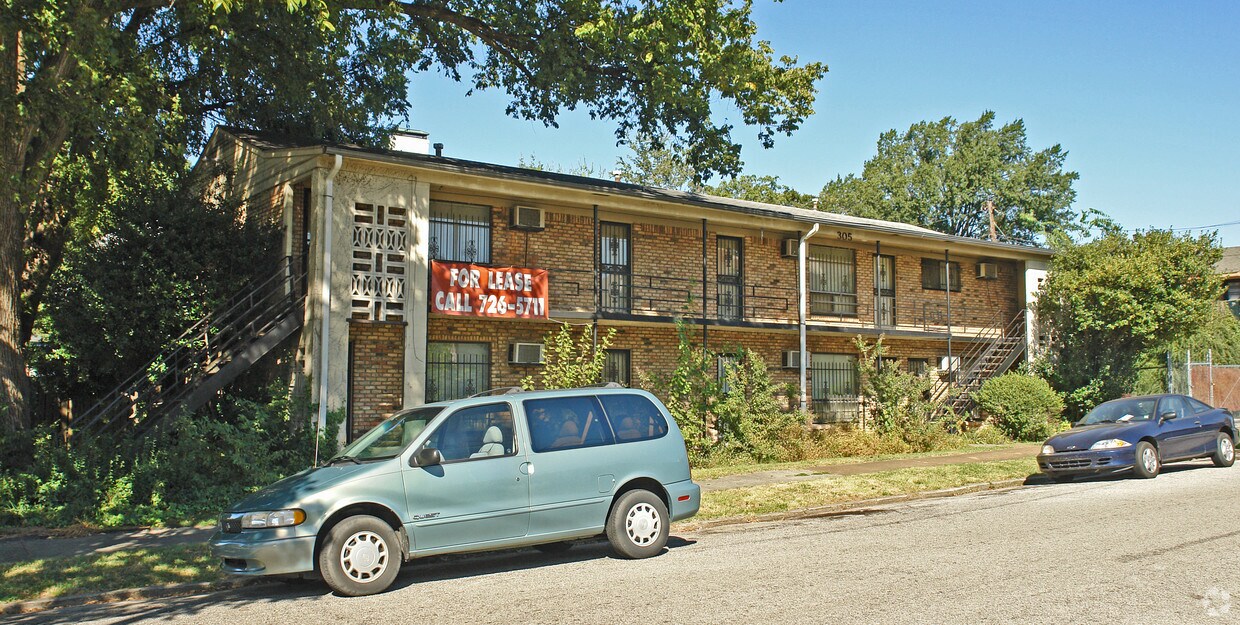 Building Photo - 305 Pasadena Pl