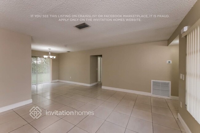 Foto del edificio - 8744 Southampton Dr