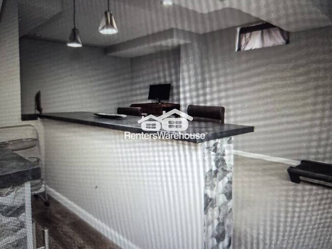 Building Photo - 13023 Walnutway Manor
