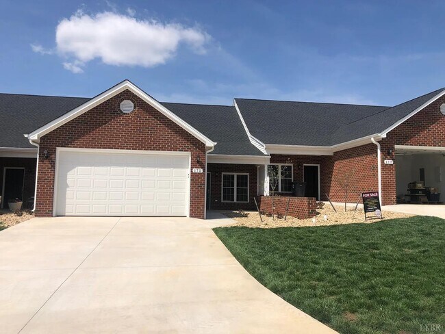 Building Photo - 175 Villa Oak Cir