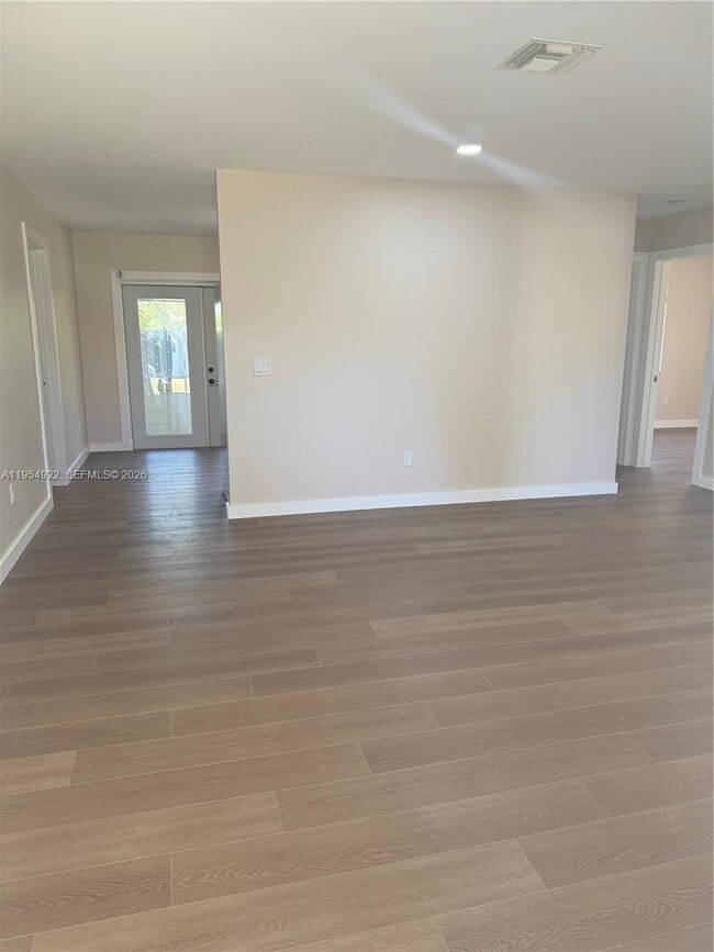 Building Photo - 3978 Nokomis Ave