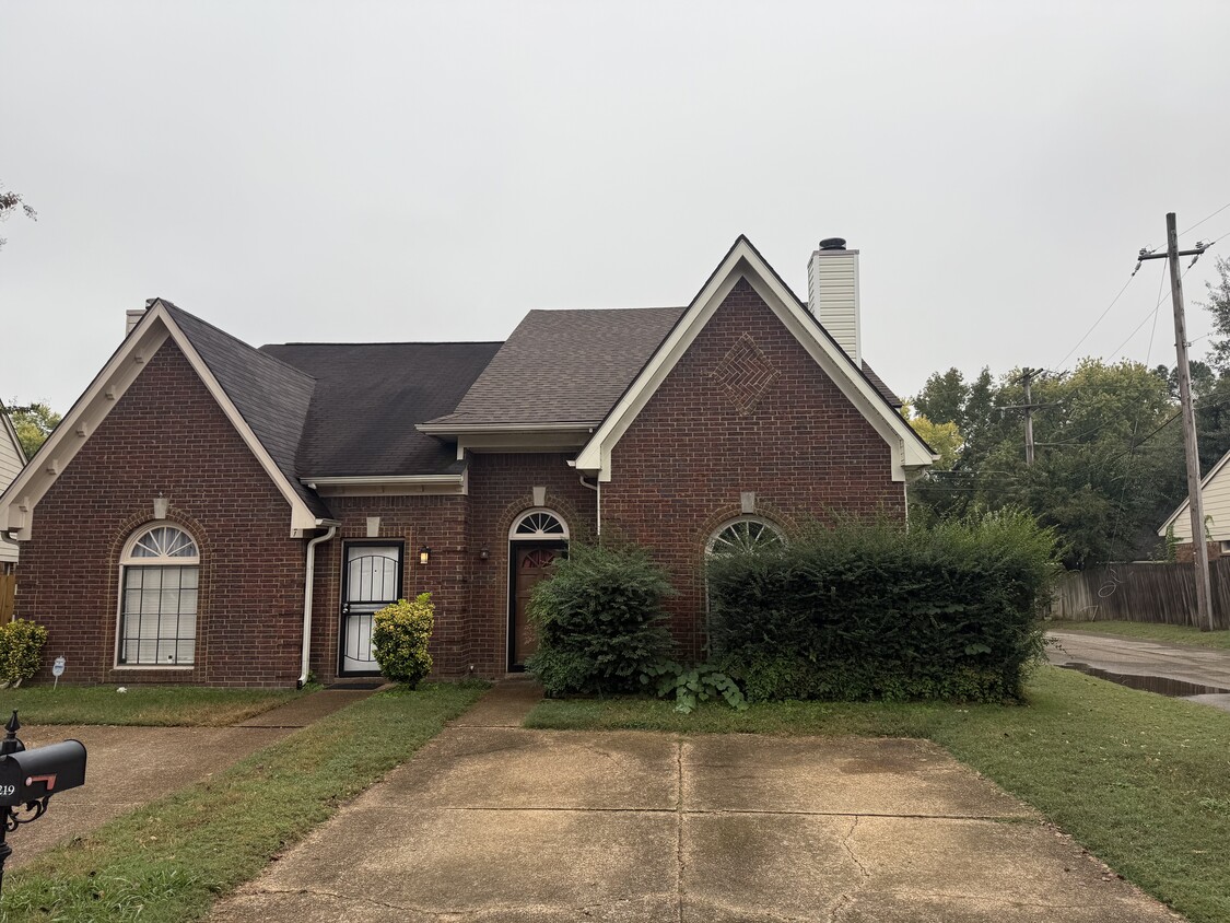 Foto principal - 8219 Hay Loft Dr