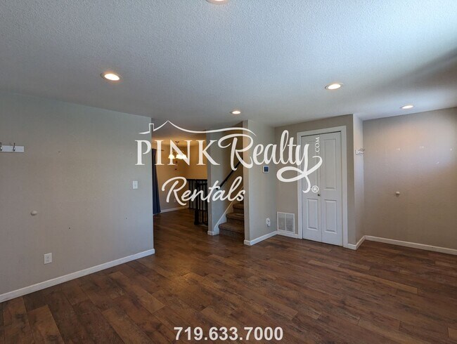 Foto del edificio - 1730 Luna Dr