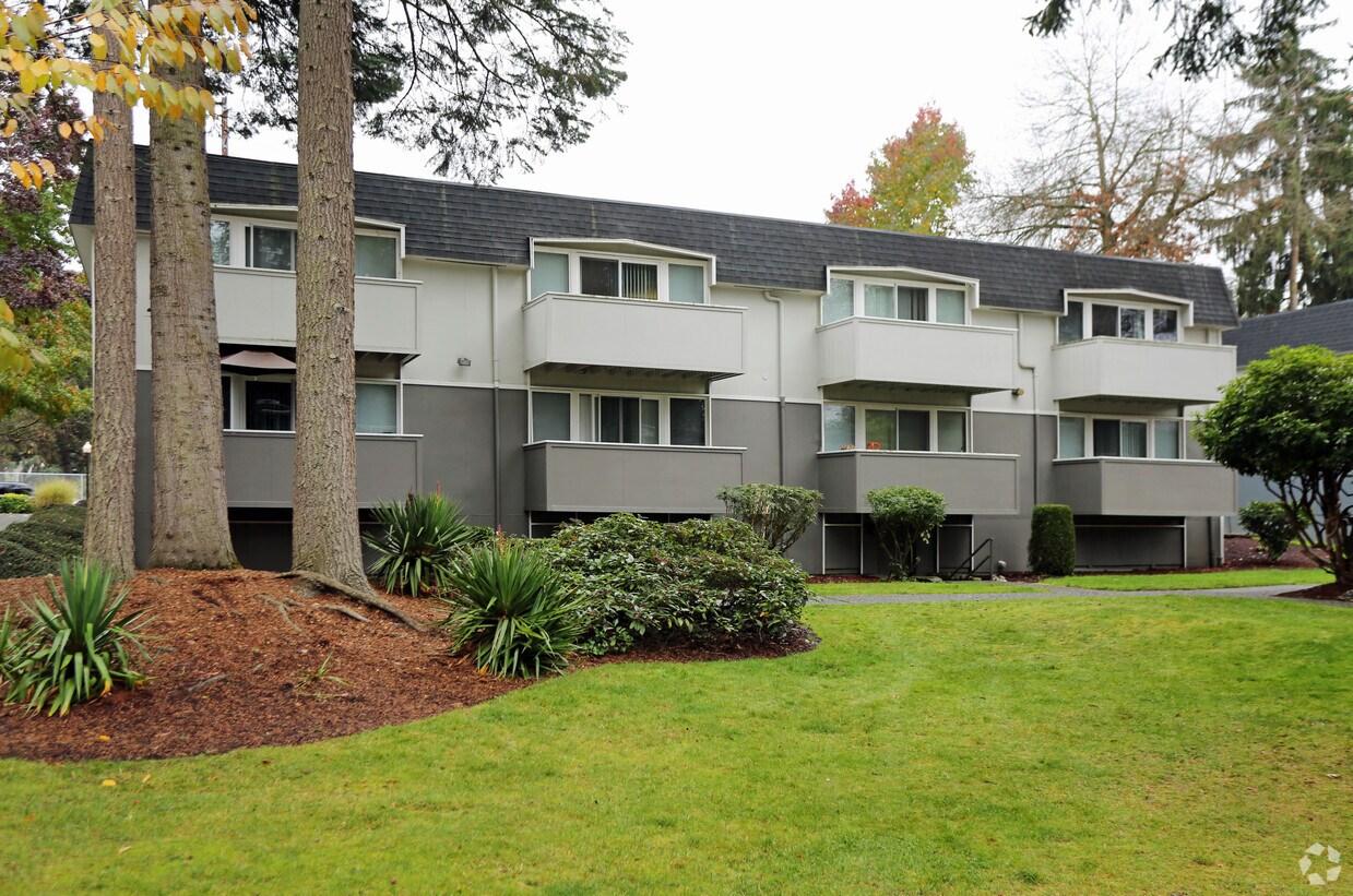 ReNew Lea Hill Apartments in Auburn, WA