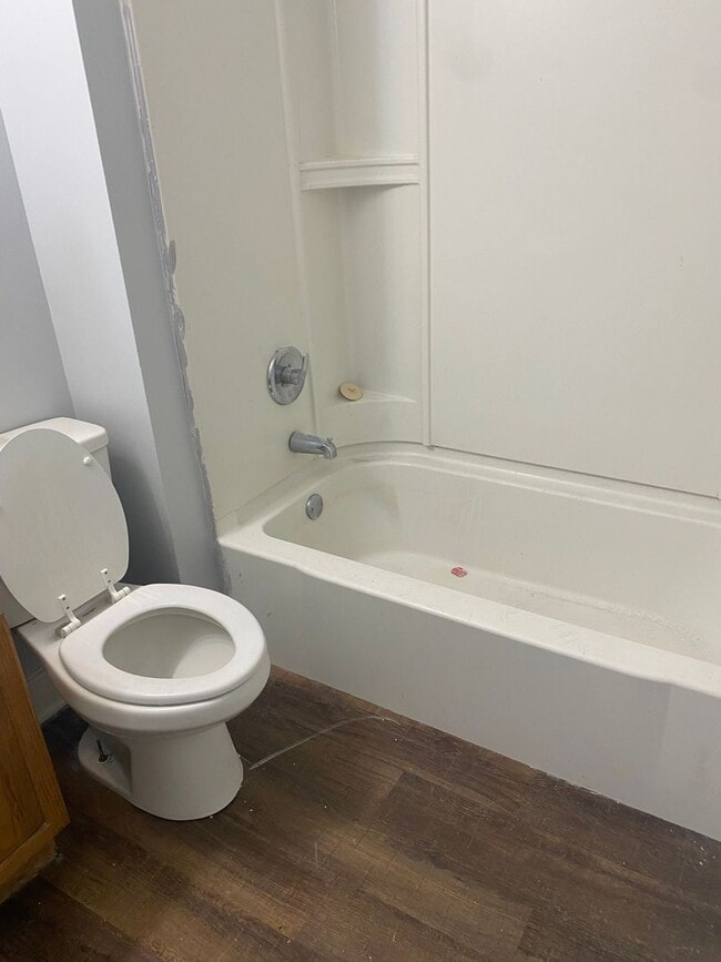 Building Photo - 3550 Seymour Ave