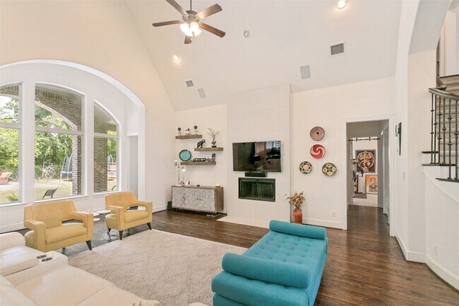 Building Photo - 7721 Shackelford Dr