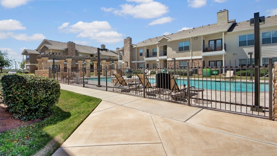 Mission Green Apartment Homes Rentals Odessa, TX