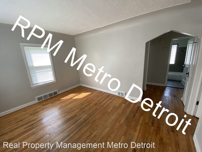 Building Photo - 3 br, 1 bath House - 21367 Mac Arthur